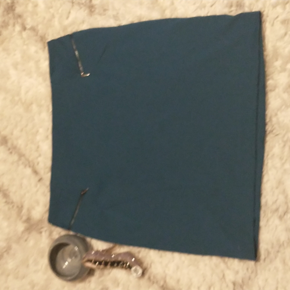Relativity woman's size 16W skirt with zippers